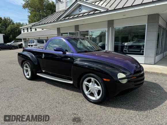 2004 Chevrolet SSR LS z VIN 1GCES14P74B108168, wystawiony jako Copart lot #70905024 z przebiegiem 97 364 mil mil oraz Czysty tytuł • Clean title. Historia ofert i sprzedaży dostępna na DreamBid. Obrazek 1.