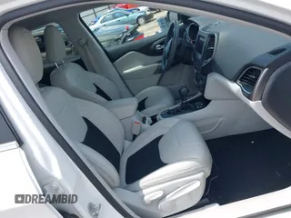 2020 Jeep Cherokee Latitude Plus с VIN 1C4PJLLB5LD561205, выставлен на аукционе IAAI как лот 42413401 с пробегом 44 468 миль миль и . История ставок и продаж доступна на DreamBid. Изображение 5.