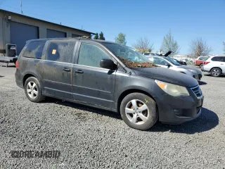 2010 Volkswagen Routan SE z VIN 2V4RW3D1XAR333426, wystawiony jako Copart lot #52891685 z przebiegiem 142 051 mil mil oraz Szkoda całkowita • Salvage title. Historia ofert i sprzedaży dostępna na DreamBid. Obrazek 4.