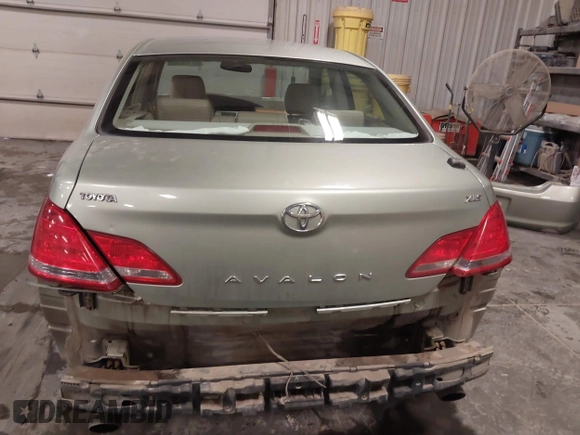 2006 Toyota Avalon XL with VIN 4T1BK36B16U062713, listed as a IAAI auction lot 41598608 with 142,598 mi miles. Bid and sale history available at carsss.com. Image 16.