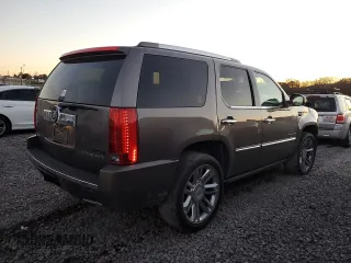 2013 Cadillac Escalade Platinum Edition with VIN 1GYS4DEF9DR225157, listed as a Copart auction lot 84079414 with 141,247 mi miles and Salvage Title. Bid and sale history available at carsss.com. Image 3.
