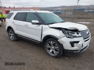 2019 Ford Explorer Platinum z VIN 1FM5K8HT3KGA54623, wystawiony jako IAAI lot #41811198 z przebiegiem 77 573 mil mil oraz . Historia ofert i sprzedaży dostępna na DreamBid. Obrazek 1.