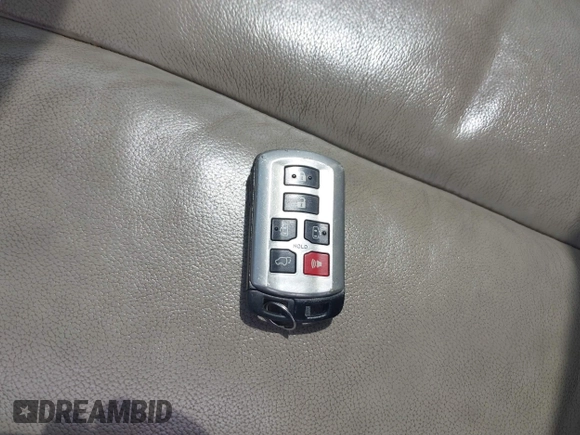 2012 Toyota Sienna XLE AAS с VIN 5TDYK3DC8CS177335, выставлен на аукционе IAAI как лот 42529501 с пробегом 215 170 миль миль и . История ставок и продаж доступна на DreamBid. Изображение 11.
