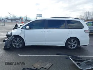 2014 Toyota Sienna SE with VIN 5TDXK3DC1ES422510, listed as a IAAI auction lot 41030376 with Not Provided miles and . Bid and sale history available at DreamBid. Image 15.