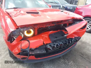 2019 Dodge Challenger SXT z VIN 2C3CDZGG8KH684646, wystawiony jako IAAI lot #41839611 z przebiegiem 113 962 mil mil oraz . Historia ofert i sprzedaży dostępna na DreamBid. Obrazek 6.