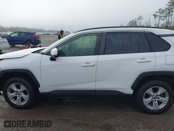 2019 Toyota RAV4 XLE with VIN JTMW1RFV8KD006767, listed as a IAAI auction lot 41126402 with 69,913 mi miles. Bid and sale history available at carsss.com. Image 14.
