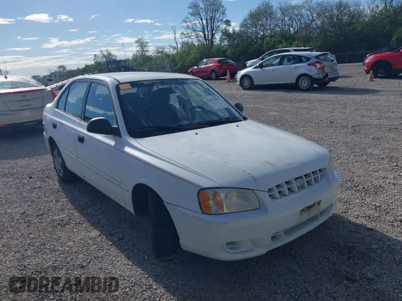 2002 Hyundai Accent GL with VIN KMHCG45C92U347708, listed as a IAAI auction lot 42137086 with 73,271 mi miles. Bid and sale history available at carsss.com. Image 1.