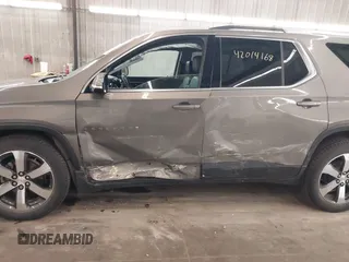 2018 Chevrolet Traverse LT z VIN 1GNEVHKW0JJ166321, wystawiony jako IAAI lot #42014168 z przebiegiem 81 442 mil mil oraz . Historia ofert i sprzedaży dostępna na DreamBid. Obrazek 6.