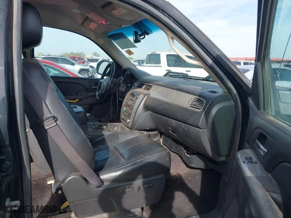2013 GMC Sierra 1500 SLT with VIN 3GTP2WE73DG186362, listed as a IAAI auction lot 41719448 with 204,637 mi miles. Bid and sale history available at carsss.com. Image 5.