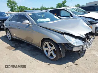 2006 Mercedes-Benz CLS 500 z VIN WDDDJ75X06A037541, wystawiony jako IAAI lot #42252829 z przebiegiem 151 295 mil mil oraz . Historia ofert i sprzedaży dostępna na DreamBid. Obrazek 1.