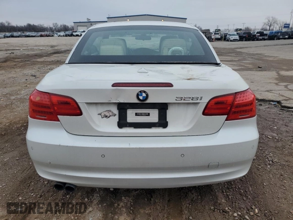 2012 BMW 3 Series 328i z VIN WBADW3C58CE823000, wystawiony jako Copart lot #44069145 z przebiegiem 173 705 mil mil oraz Czysty tytuł • Clean title. Historia ofert i sprzedaży dostępna na DreamBid. Obrazek 6.