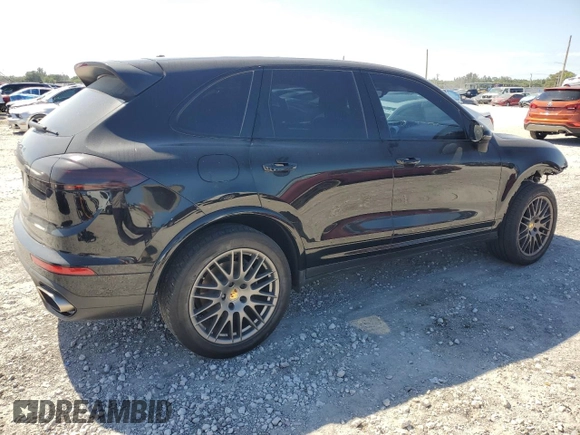 2018 Porsche Cayenne z VIN WP1AA2A23JKA00043, wystawiony jako Copart lot #51791315 z przebiegiem 71 733 mil mil oraz Szkoda całkowita • Salvage title. Historia ofert i sprzedaży dostępna na DreamBid. Obrazek 3.
