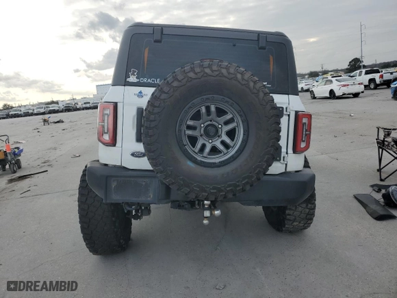 2022 Ford Bronco with VIN 1FMDE5AHXNLB04386, listed as a Copart auction lot 43872315 with 0 mi miles and Salvage Title. Bid and sale history available at carsss.com. Image 6.