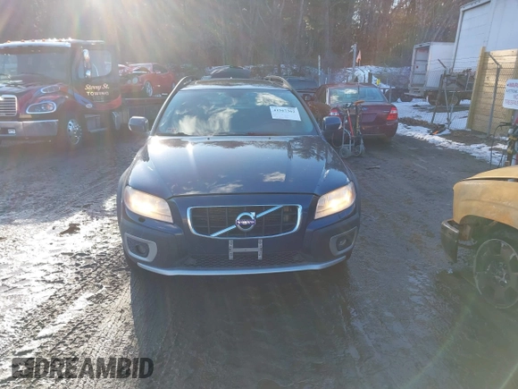 2011 Volvo XC70 3.2L with VIN YV4940BZXB1115299, listed as a IAAI auction lot 41567362 with 197,318 mi miles and . Bid and sale history available at DreamBid. Image 12.