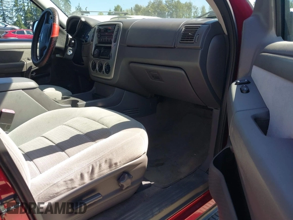 2004 Ford Explorer XLT z VIN 1FMDU73K34ZA84484, wystawiony jako IAAI lot #42677049 z przebiegiem 169 036 mil mil oraz . Historia ofert i sprzedaży dostępna na DreamBid. Obrazek 5.