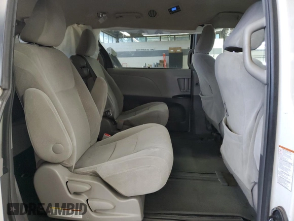 2016 Toyota Sienna LE AAS z VIN 5TDKK3DCXGS713844, wystawiony jako Copart lot #63814045 z przebiegiem 197 484 mil mil oraz Czysty tytuł • Clean title. Historia ofert i sprzedaży dostępna na DreamBid. Obrazek 11.