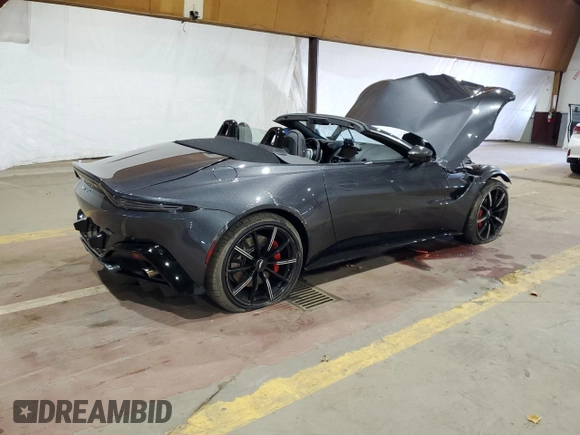 2021 Aston Martin Vantage z VIN SCFSMGBW2MGP05338, wystawiony jako Copart lot #80123274 z przebiegiem Nie podano mil oraz Szkody całkowita. Historia ofert i sprzedaży dostępna na DreamBid. Obrazek 3.