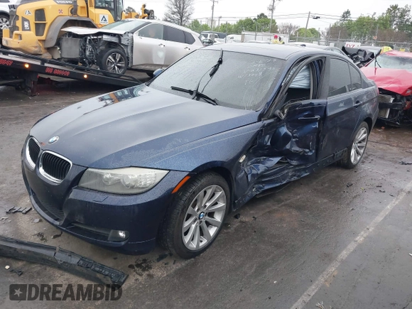 2011 BMW 3 Series 328i xDrive with VIN WBAPK5G50BNN31595, listed as a IAAI auction lot 41873082 with 1 mi miles. Bid and sale history available at carsss.com. Image 2.