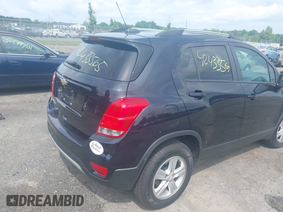 2021 Chevrolet Trax LT with VIN KL7CJPSM5MB374551, listed as a IAAI auction lot 42433565 with 54,367 mi miles and . Bid and sale history available at DreamBid. Image 4.