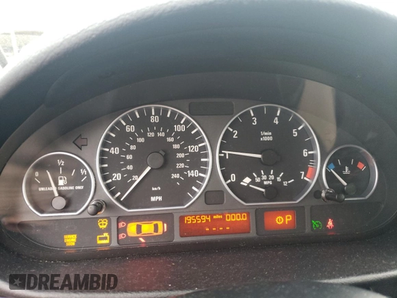 2005 BMW 3 Series 330i with VIN WBAEV53415KM42569, listed as a Copart auction lot 82333804 with 195,594 mi miles and Salvage Title. Bid and sale history available at carsss.com. Image 9.