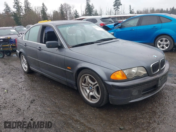 2001 BMW 3 Series 330i with VIN WBAAV53441FJ66616, listed as a IAAI auction lot 41870123 with 293,721 mi miles. Bid and sale history available at carsss.com. Image 1.