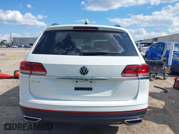 2021 Volkswagen Atlas SE z VIN 1V2WR2CA9MC585700, wystawiony jako IAAI lot #42234502 z przebiegiem 46 040 mil mil oraz . Historia ofert i sprzedaży dostępna na DreamBid. Obrazek 16.