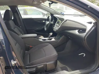 2025 Chevrolet Malibu LT with VIN 1G1ZD5ST5SF126296, listed as a IAAI auction lot 41941842 with 10,500 mi miles and . Bid and sale history available at DreamBid. Image 5.