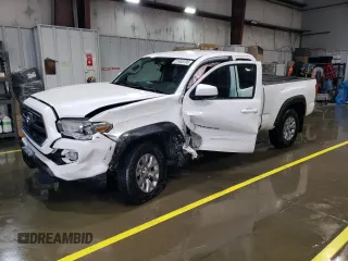 2017 Toyota Tacoma SR5 z VIN 5TFRZ5CN0HX021838, wystawiony jako Copart lot #51453705 z przebiegiem 121 025 mil mil oraz Szkoda całkowita • Salvage title. Historia ofert i sprzedaży dostępna na DreamBid. Obrazek 1.