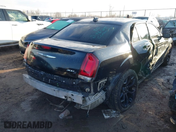 2019 Chrysler 300 with VIN 2C3CCABG6KH637059, listed as a IAAI auction lot 41631640 with 95,254 mi miles. Bid and sale history available at carsss.com. Image 4.