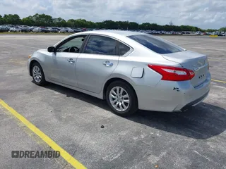 2016 Nissan Altima 2.5 S with VIN 1N4AL3AP1GN320391, listed as a IAAI auction lot 42207672 with 129,754 mi miles. Bid and sale history available at carsss.com. Image 3.