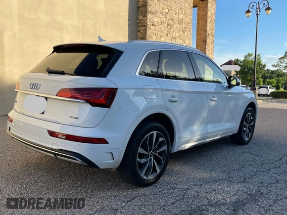 2021 Audi Q5 Premium Plus z VIN WA1BAAFY5M2024761, wystawiony jako Copart lot #57532125 z przebiegiem 90 042 mil mil oraz Czysty tytuł • Clean title. Historia ofert i sprzedaży dostępna na DreamBid. Obrazek 4.
