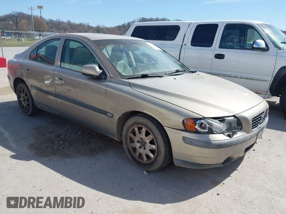 2001 Volvo S60 with VIN YV1RS61RX12066606, listed as a IAAI auction lot 41801626 with 161,504 mi miles. Bid and sale history available at carsss.com. Image 1.