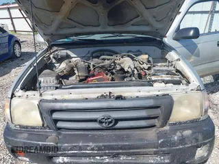 2000 Toyota Tacoma PreRunner with VIN 4TANM92N8YZ675606, listed as a IAAI auction lot 42725844 with 289,207 mi miles and . Bid and sale history available at DreamBid. Image 10.