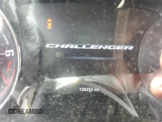 2017 Dodge Challenger SXT z VIN 2C3CDZAG4HH616975, wystawiony jako Copart lot #59321655 z przebiegiem 138 353 mil mil oraz Szkoda całkowita • Salvage title. Historia ofert i sprzedaży dostępna na DreamBid. Obrazek 9.