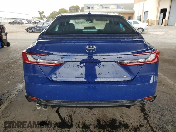2025 Toyota Camry LE z VIN 4T1DAACK9SU164954, wystawiony jako Copart lot #60821285 z przebiegiem 9 924 mil mil oraz Szkoda całkowita • Salvage title. Historia ofert i sprzedaży dostępna na DreamBid. Obrazek 6.