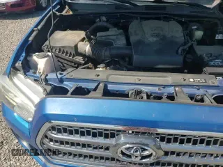 2017 Toyota Tacoma SR5 with VIN 5TFAZ5CN9HX024749, listed as a Copart auction lot 81235885 with 108,462 mi miles and Salvage title. Bid and sale history available at DreamBid. Image 14.