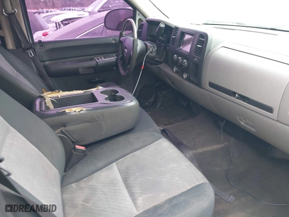 2007 Chevrolet Silverado 1500 LT w/1LT with VIN 2GCEC13C171708765, listed as a IAAI auction lot 41496026 with 250,396 mi miles. Bid and sale history available at carsss.com. Image 5.