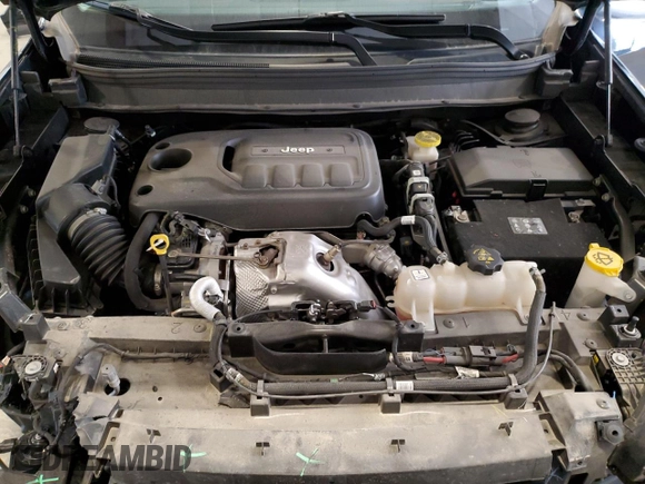 2020 Jeep Cherokee Trailhawk Elite with VIN 1C4PJMBN1LD537646, listed as a Copart auction lot 59890405 with 34,431 mi miles and Salvage title. Bid and sale history available at DreamBid. Image 12.