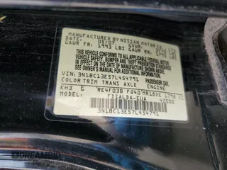 2007 Nissan Versa S z VIN 3N1BC13E57L454791, wystawiony jako Copart lot #46850235 z przebiegiem 181 327 mil mil oraz Szkoda całkowita • Salvage title. Historia ofert i sprzedaży dostępna na DreamBid. Obrazek 12.
