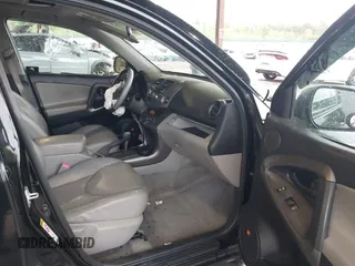 2010 Toyota RAV4 Limited z VIN JTMDF4DV3AD038717, wystawiony jako IAAI lot #42246230 z przebiegiem 140 854 mil mil oraz . Historia ofert i sprzedaży dostępna na DreamBid. Obrazek 5.