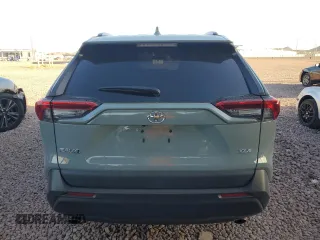 2021 Toyota RAV4 XLE with VIN 2T3W1RFV1MW165118, listed as a Copart auction lot 47613725 with 71,270 mi miles and Salvage Title. Bid and sale history available at carsss.com. Image 6.