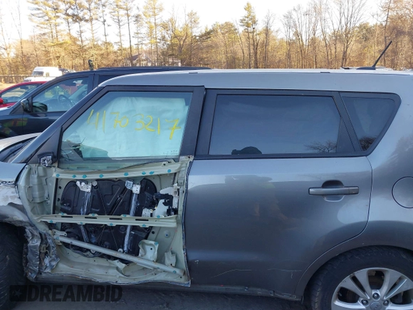 2016 Kia Soul + with VIN KNDJP3A55G7327099, listed as a IAAI auction lot 41703217 with 116,010 mi miles. Bid and sale history available at carsss.com. Image 14.