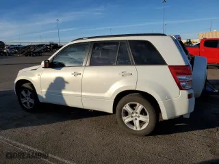 2006 Suzuki Grand Vitara Luxury with VIN JS3TD947464102353, listed as a Copart auction lot 77580904 with 126,822 mi miles and Salvage Title. Bid and sale history available at carsss.com. Image 2.