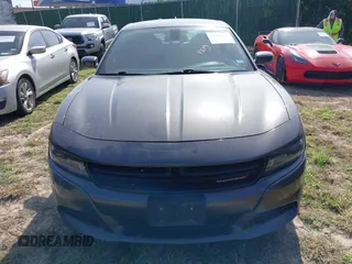 2017 Dodge Charger SXT z VIN 2C3CDXHG7HH559035, wystawiony jako IAAI lot #41942172 z przebiegiem 194 941 mil mil oraz . Historia ofert i sprzedaży dostępna na DreamBid. Obrazek 12.