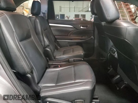 2019 Toyota Highlander SE with VIN 5TDJZRFH0KS598991, listed as a Copart auction lot 62814595 with 87,724 mi miles and Salvage title. Bid and sale history available at DreamBid. Image 11.