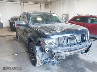2011 Chevrolet Avalanche LTZ with VIN 3GNTKGE39BG192060, listed as a IAAI auction lot 41757583 with 90,335 mi miles. Bid and sale history available at carsss.com. Image 6.