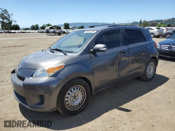 2009 Scion xD z VIN JTKKU10469J039178, wystawiony jako Copart lot #58442295 z przebiegiem 211 119 mil mil oraz Szkoda całkowita • Salvage title. Historia ofert i sprzedaży dostępna na DreamBid. Obrazek 1.