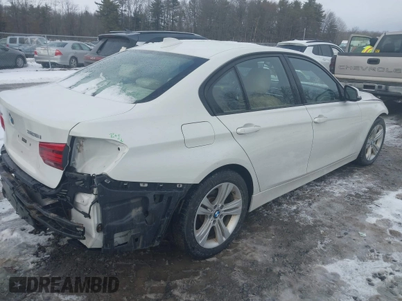 2016 BMW 3 Series 328i xDrive z VIN WBA8E3C58GK502795, wystawiony jako IAAI lot #41452383 z przebiegiem 99 876 mil mil oraz . Historia ofert i sprzedaży dostępna na DreamBid. Obrazek 4.