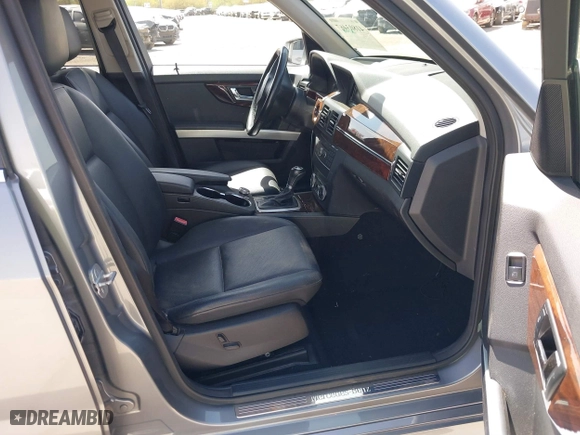2011 Mercedes-Benz GLK-Class GLK 350 with VIN WDCGG5GB5BF598255, listed as a IAAI auction lot 41803467 with 104,264 mi miles. Bid and sale history available at carsss.com. Image 5.