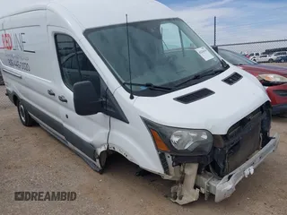 2018 Ford Transit z VIN 1FTYR2CM8JKA13393, wystawiony jako IAAI lot #42236354 z przebiegiem Nie podano mil oraz . Historia ofert i sprzedaży dostępna na DreamBid. Obrazek 1.